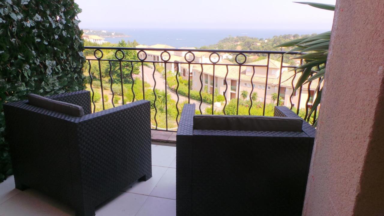 Appartements Modernes Vue Mer A Cap Esterel Saint-Raphael  Exterior photo