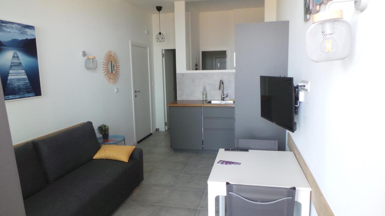 Appartements Modernes Vue Mer A Cap Esterel Saint-Raphael  Exterior photo