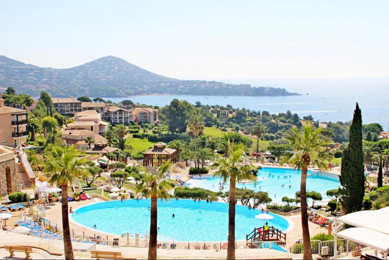 Appartements Modernes Vue Mer A Cap Esterel Saint-Raphael  Exterior photo